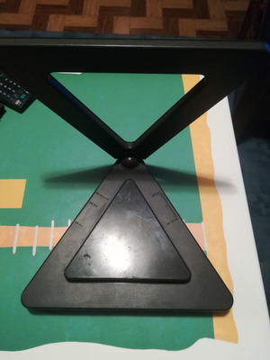 Portable TV antenna used, functional indoor