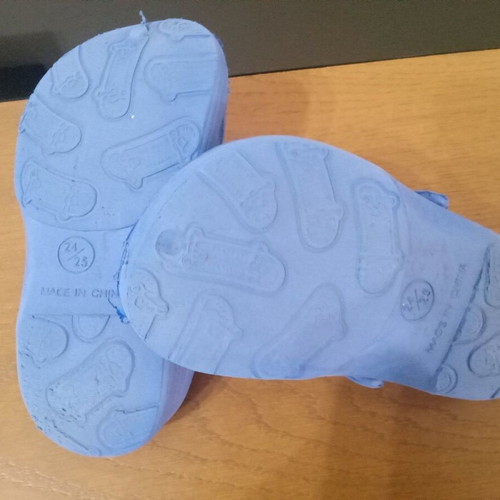 Clogs and flip-flops used, size 25, blue for boys