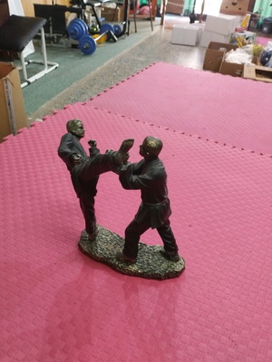 Martial Arts Figures Like New, Porcelain Battle Scene