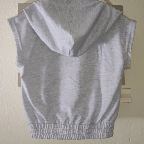 Sleeveless gray cardigan for 5 years old new