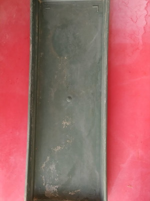 Plastic tray used, 55 cm length, 4 cm height