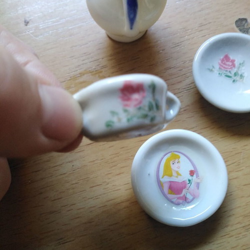 Vintage porcelain miniature set like new, suitable for dollhouse