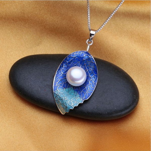 Pendant with Natural Pearl and Enamel Leaf Design like new