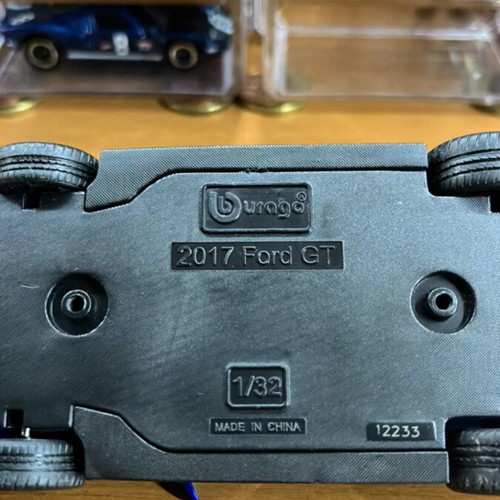 Burago 2017 Ford GT 1/32 scale like new