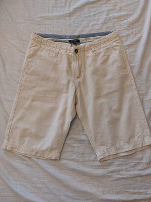 Bershka beige bermuda shorts like new, size 42