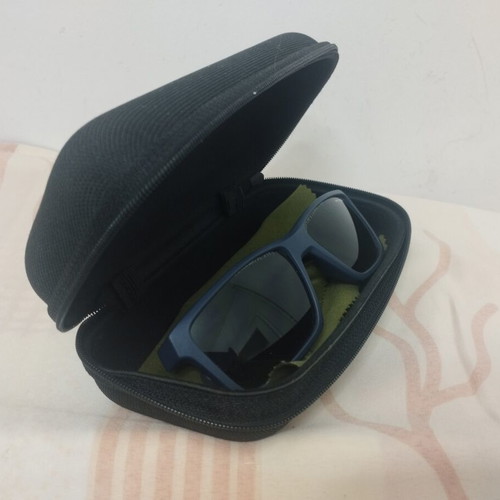 Arnette sunglasses used, gray frame