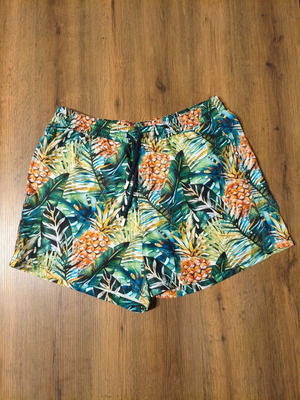 Free Line men's swim shorts L like new, tropical print