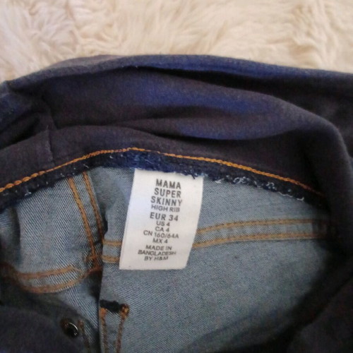 H&M maternity jeans blue like new, soft fabric