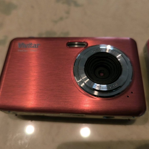 Vivitar cameras like new, pack of 2
