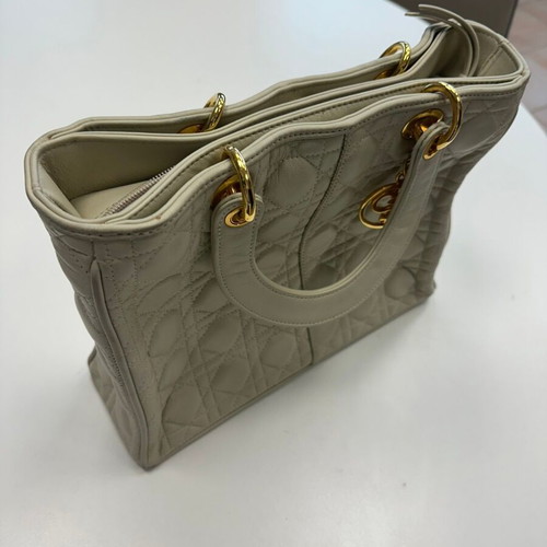 Handbag used, beige leather, classic vintage design