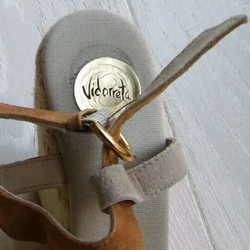 Vidorreta shoes like new, suede wedge sandals size 38