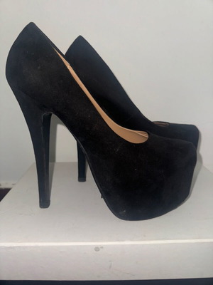 Black platform pumps like new, size 38.5