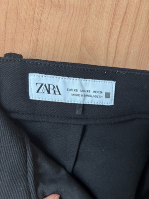 Zara elastic fitted pants with flared bottom
