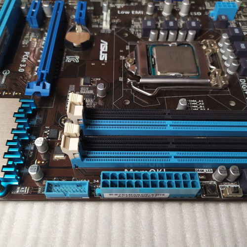 ASUS P8Z77V-LX motherboard with Intel i5 3570 and IO shield
