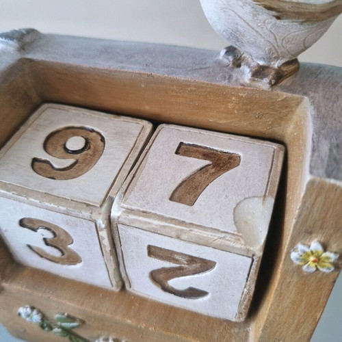 Decorative month and day calendar used