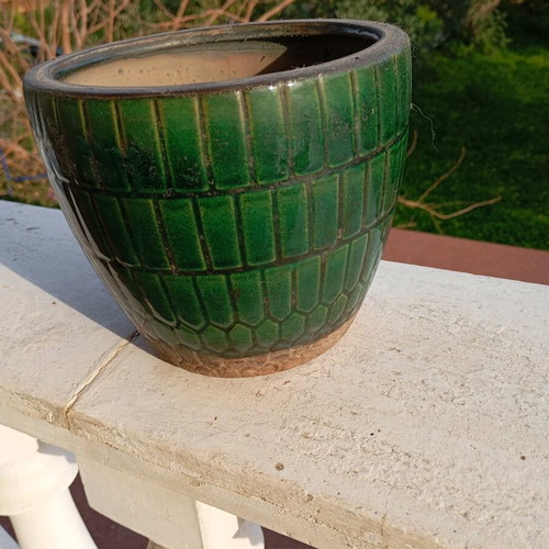 Ceramic flowerpot with unique design like new