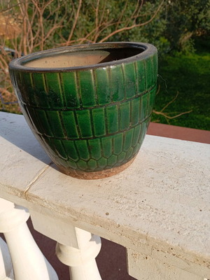 Ceramic flowerpot with unique design like new
