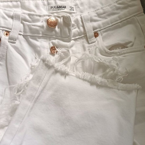 White Pull & Bear jeans like new, straight fit, size XS