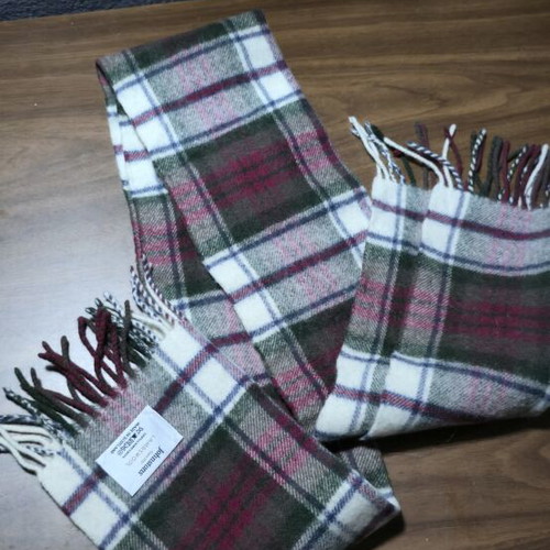 Johnstons of Elgin wool scarf like new, classic tartan