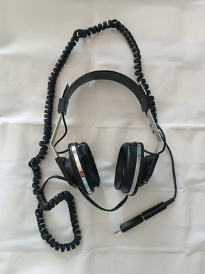 Koss vintage headphones from the 80s used, wired with plug crack