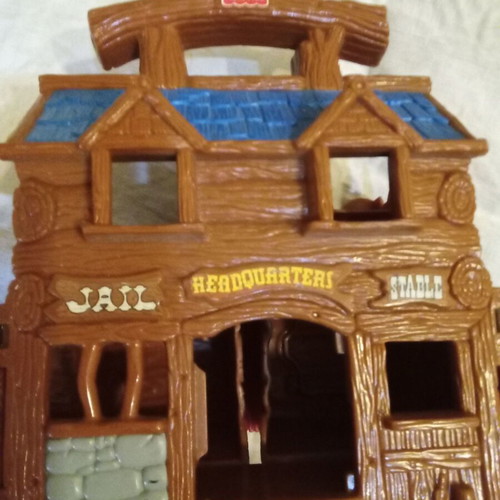 Fisher Price Jail Sallon like new