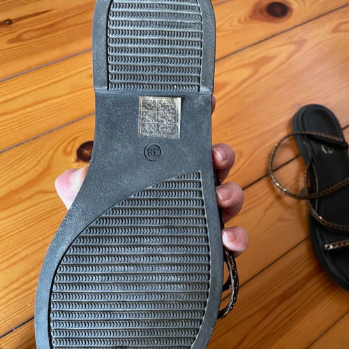 Exe sandals used with bronze chain, size 38, black