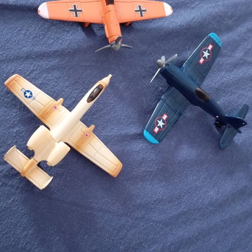 Metal toy airplanes like new, set of 3, 9-10 cm