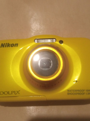 Nikon COOLPIX S32 camera for repair or parts, used