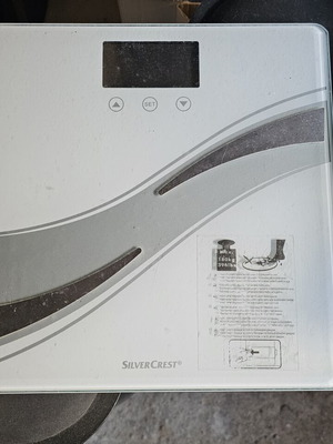 SilverCrest SPWD 180 digital bathroom scale like new with body fat analyzer