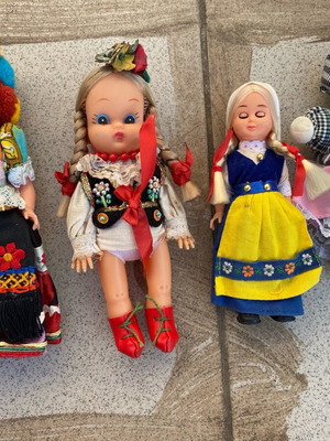 Dolls with traditional costumes used