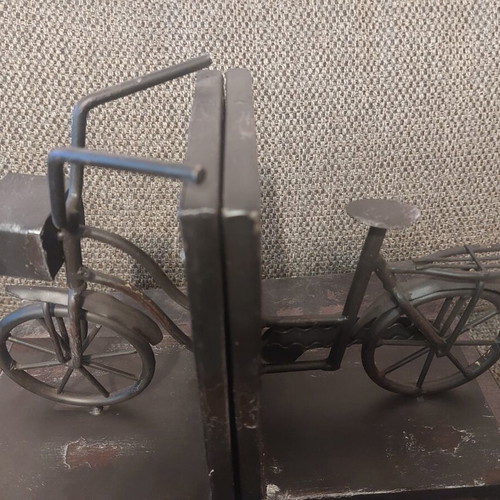 Metal Bicycle Bookend like new, rustic industrial style
