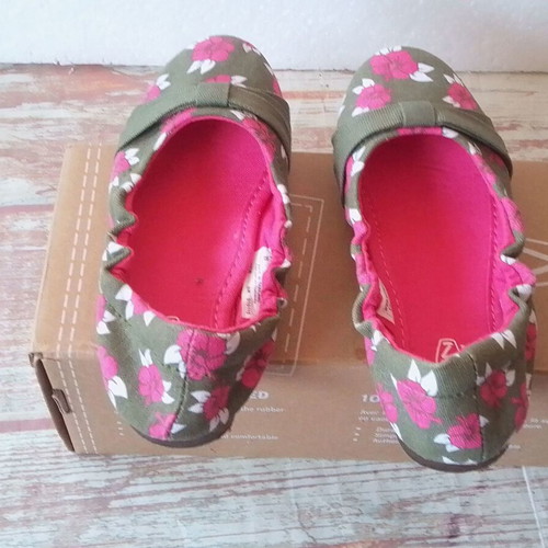 Keen Hibiscus Flower Ballerina Shoes new, size 29, red