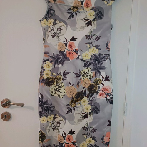 Off-shoulder midi floral dress Boohoo like new, multicolor, size XL