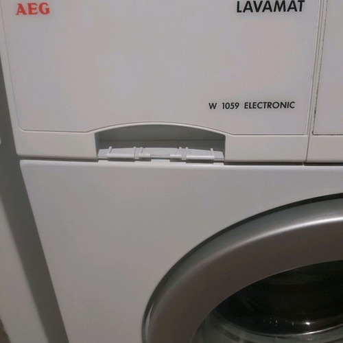 Πλυντήριο ρούχων AEG μεταχειρισμένο με σπασμένο καπάκι θήκης απορρυπαντικού