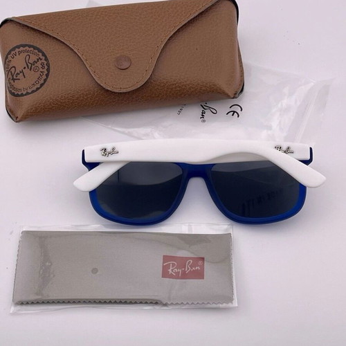 Ray-Ban Justin sunglasses, navy blue acetate frame, unisex