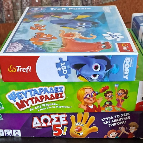 Board games and puzzles used in very good condition