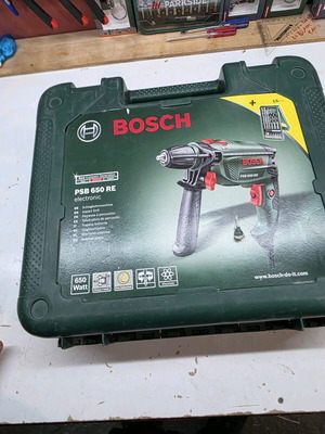 Bosch PSB 650 RE impact drill like new with case