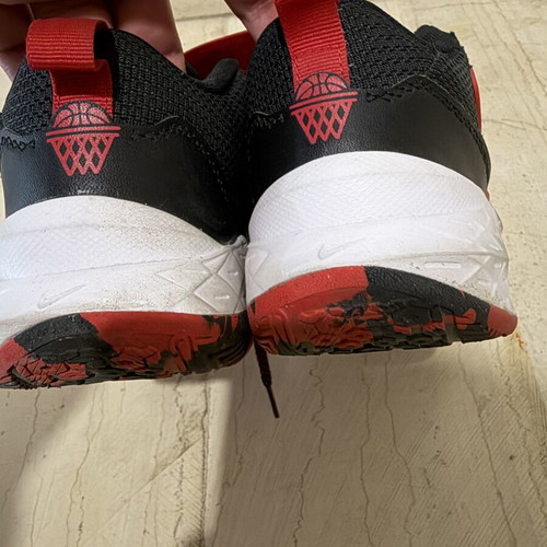 Nike Team Hustle D 12 basketball shoes size 38, like new
