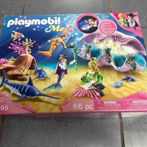 Playmobil Pearl Shell Nightlight used with all pieces