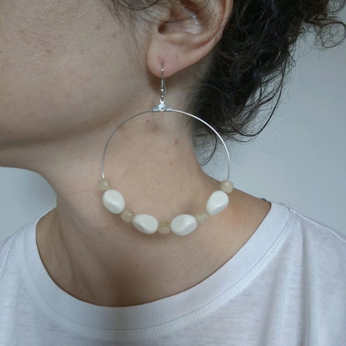 Summer earrings used with white and beige beads