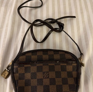 Louis Vuitton τσαντάκι χιαστή