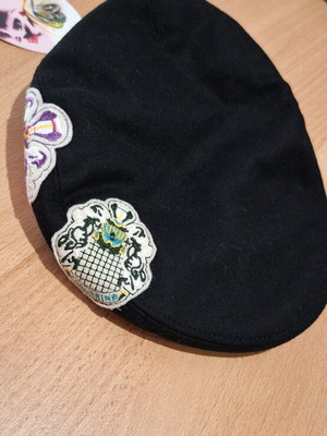 Black traguska hat new, size M
