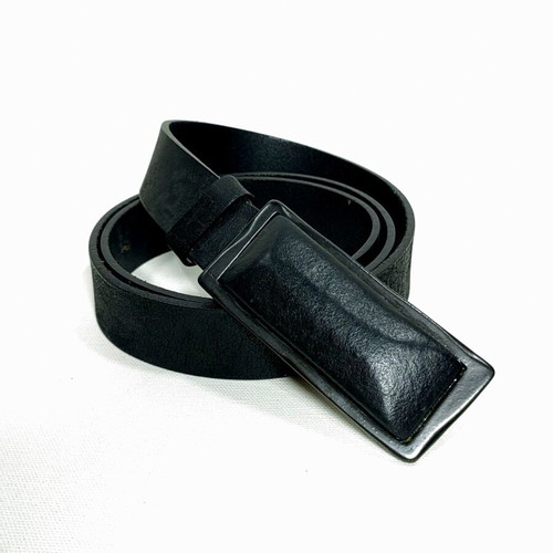 Ilaria Nistri Avant-Garde Black Leather Belt with Covered Buckle, Size 90