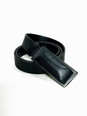 Ilaria Nistri Avant-Garde Black Leather Belt with Covered Buckle, Size 90