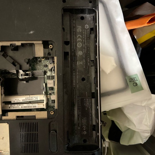 HP Pavilion dv7-400ev Entertainment Notebook PC used screen and motherboard for parts