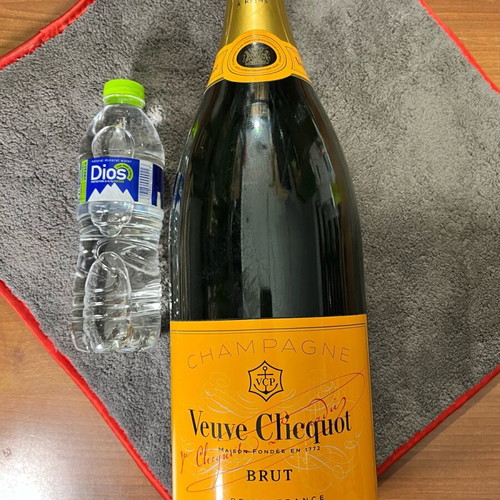 Veuve Clicquot Brut Yellow Label Champagne 3L Jeroboam like new, collectible