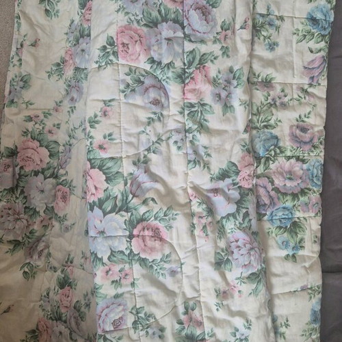 Luxury single quilt used with 2 pillowcases, floral print