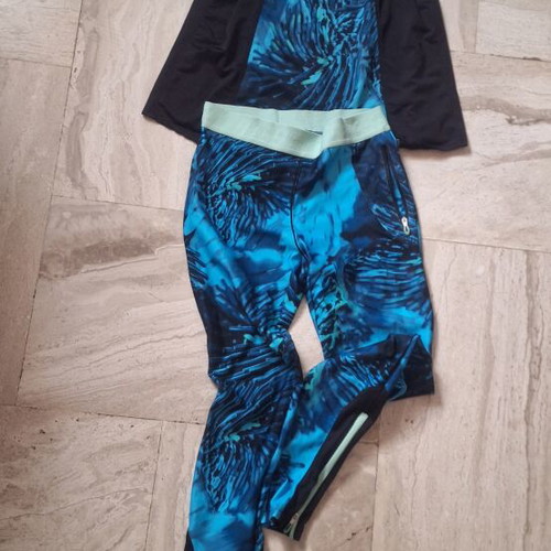 Sportswear set with leggings, top and bustier like new, size S