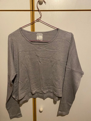 PullnBear Medium gray cropped sweater like new