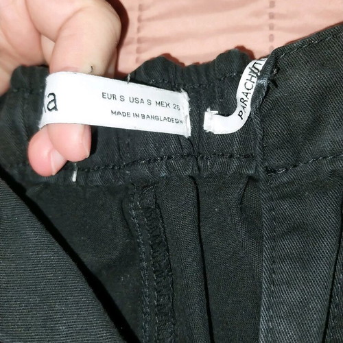 Bershka black pants size M like new with gathered waist